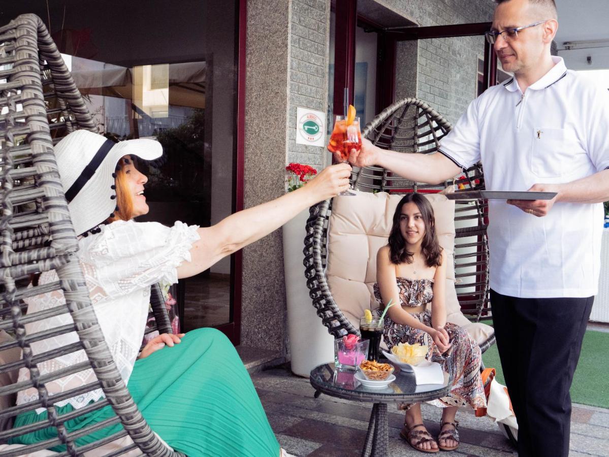 Hotel Capinera Rimini Ngoại thất bức ảnh